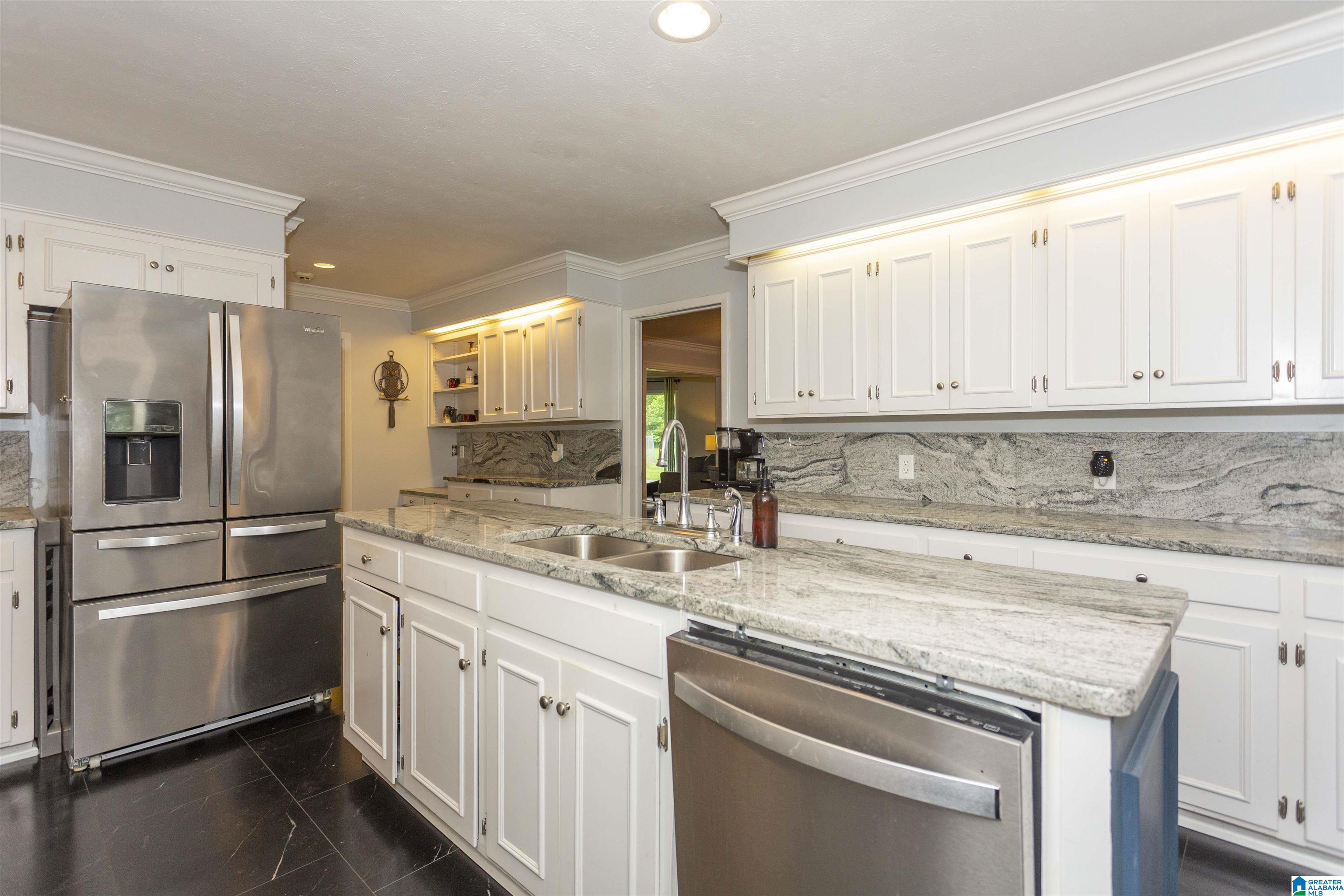 465 Lakewood Road Rainbow City, AL 35906 - Photo 10 of 43