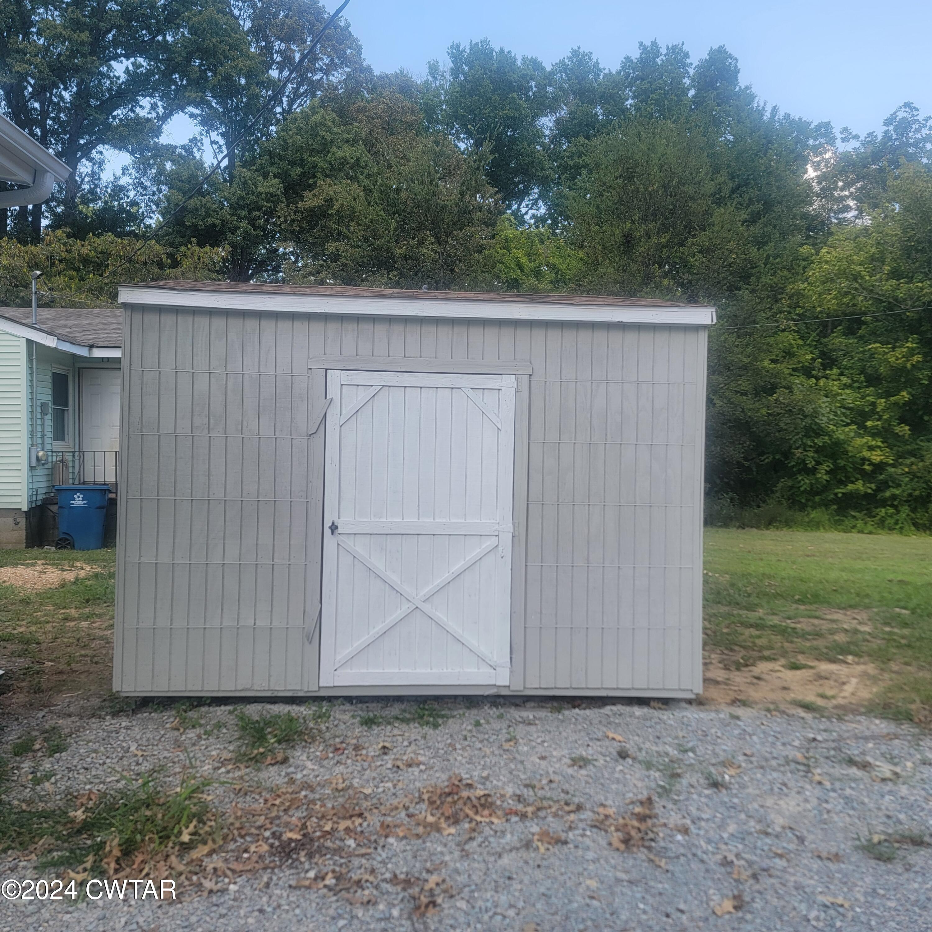 809 George Street Trenton, TN 38382 - Photo 3 of 17 20240828_130841