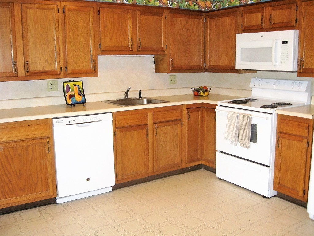 229 Vernon Street, Unit 9 Worcester, MA 01607 - Photo 2 of 11 Gallery Image 2