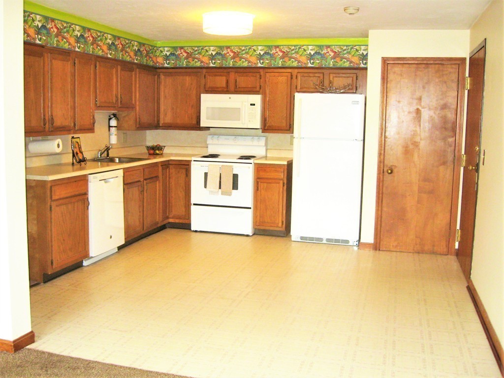 229 Vernon Street, Unit 9 Worcester, MA 01607 - Photo 4 of 11 Gallery Image 4