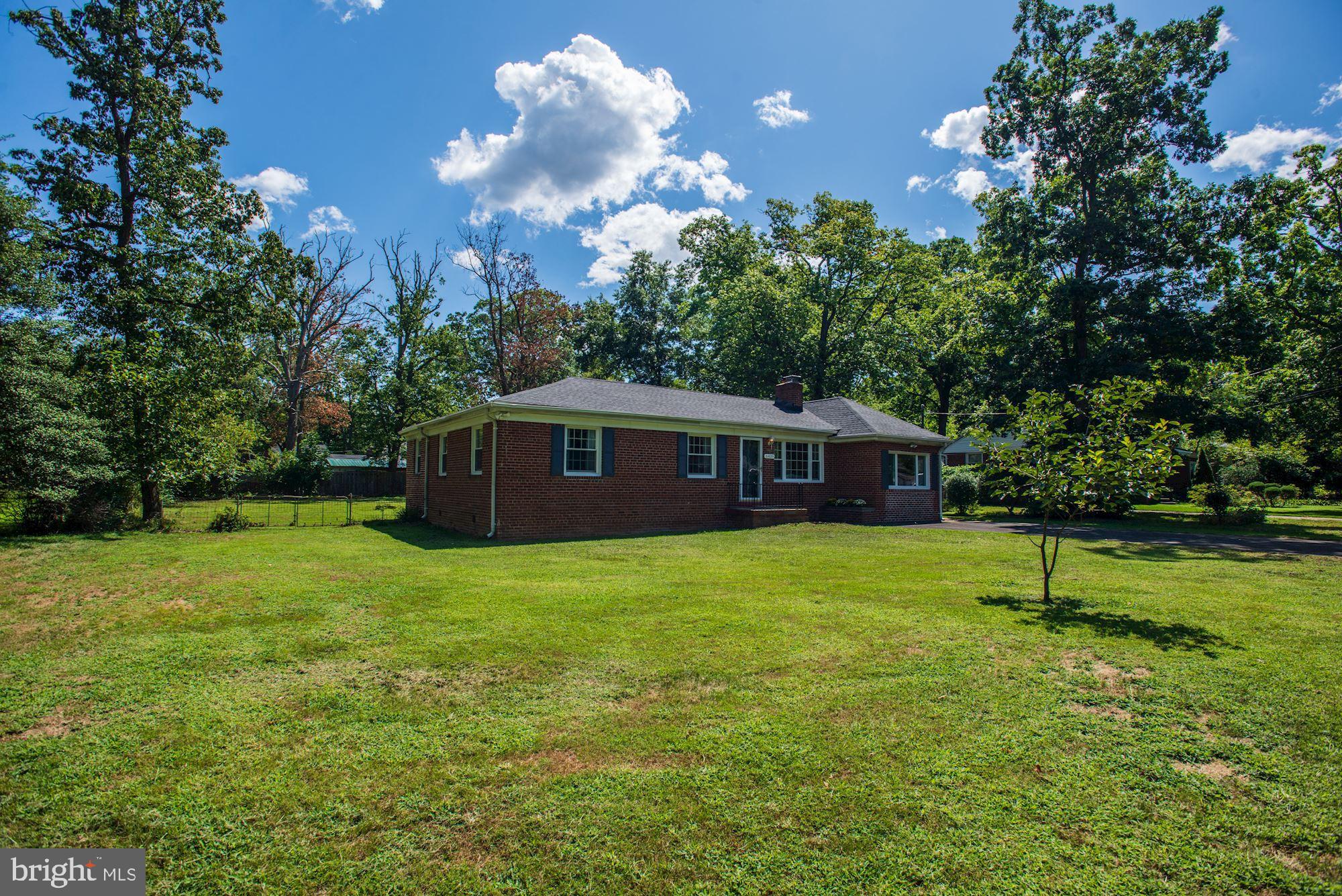 6409 Inwood Drive Springfield, VA 22150 - Photo 2 of 40