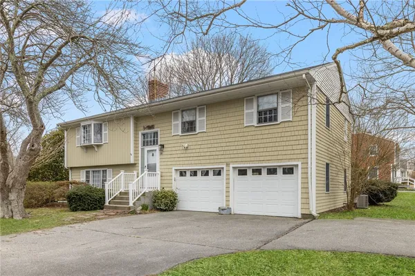 $4,000 | 384 Valley Road, Middletown, RI 02842