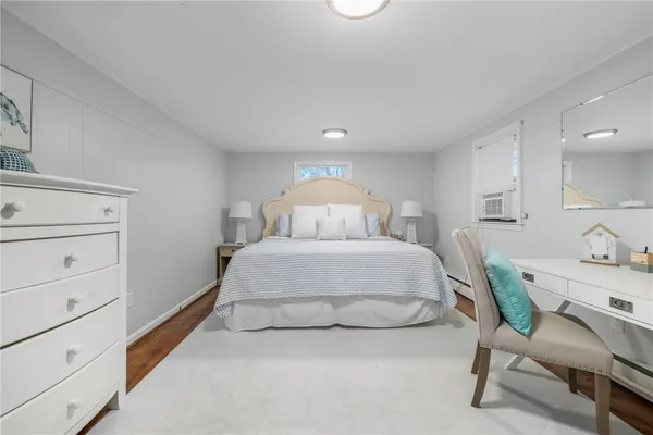 $4,000 | 384 Valley Road, Middletown, RI 02842