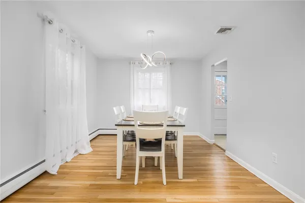 $4,000 | 384 Valley Road, Middletown, RI 02842