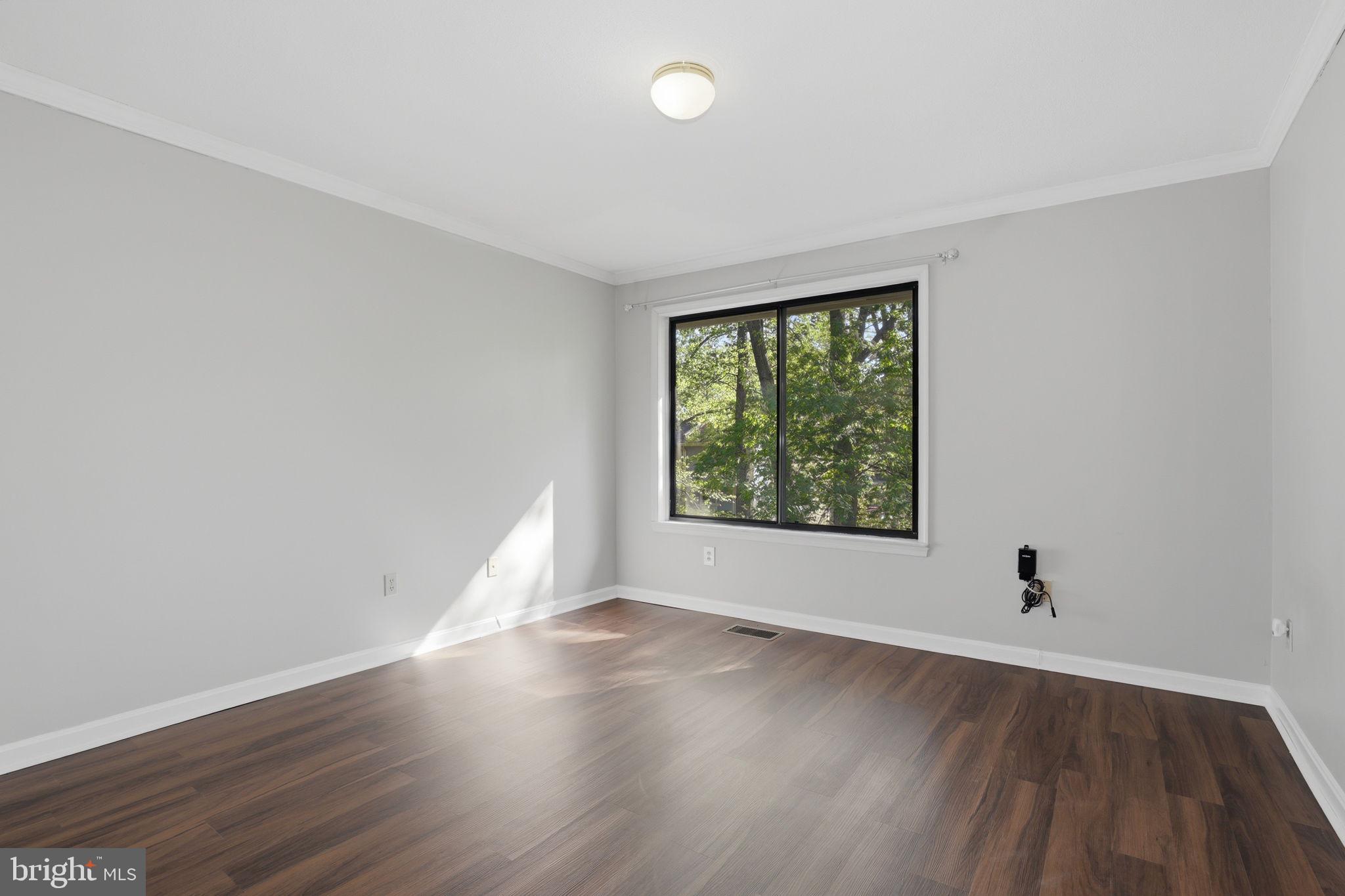 2369 Southgate Square Reston, VA 20191 - Photo 12 of 33