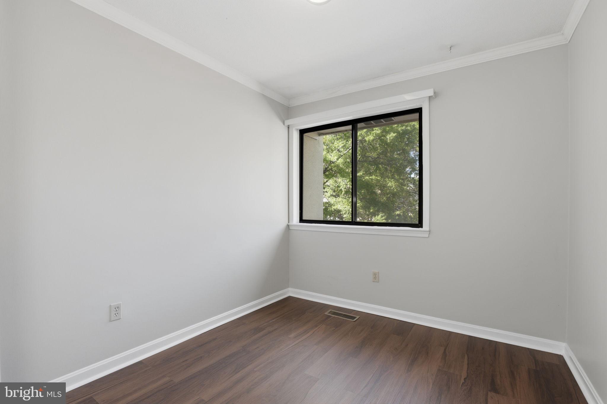 2369 Southgate Square Reston, VA 20191 - Photo 16 of 33