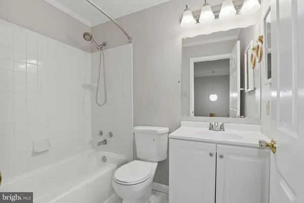 $2,450 | 2369 Southgate Square, Reston, VA 20191