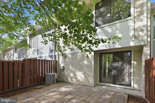 $2,450 | 2369 Southgate Square, Reston, VA 20191