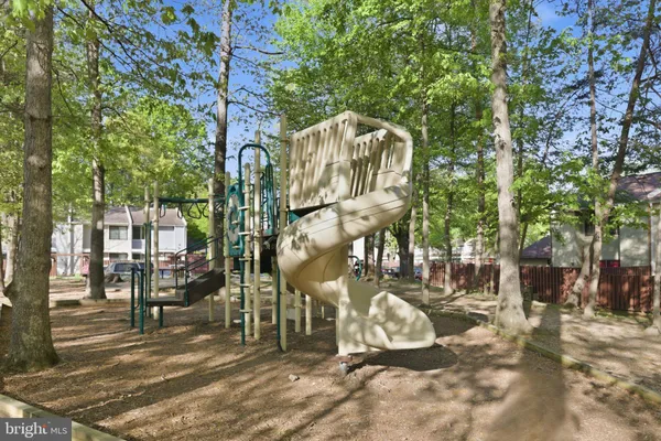 $2,450 | 2369 Southgate Square, Reston, VA 20191