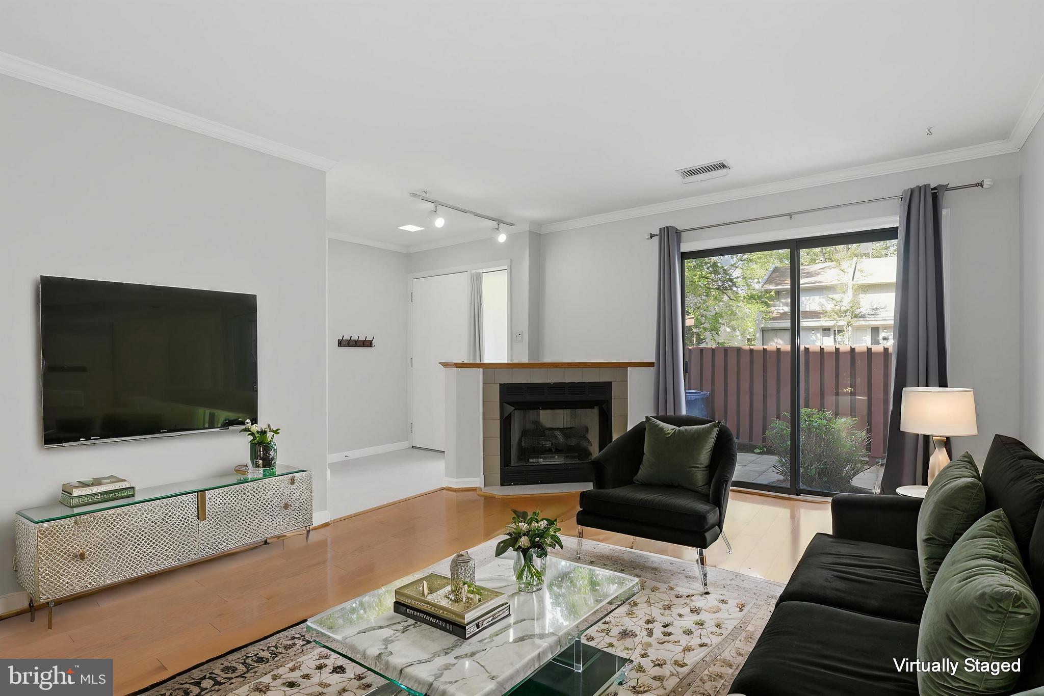 2369 Southgate Square Reston, VA 20191 - Photo 4 of 33