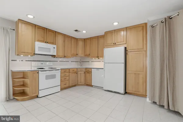 $2,450 | 2369 Southgate Square, Reston, VA 20191