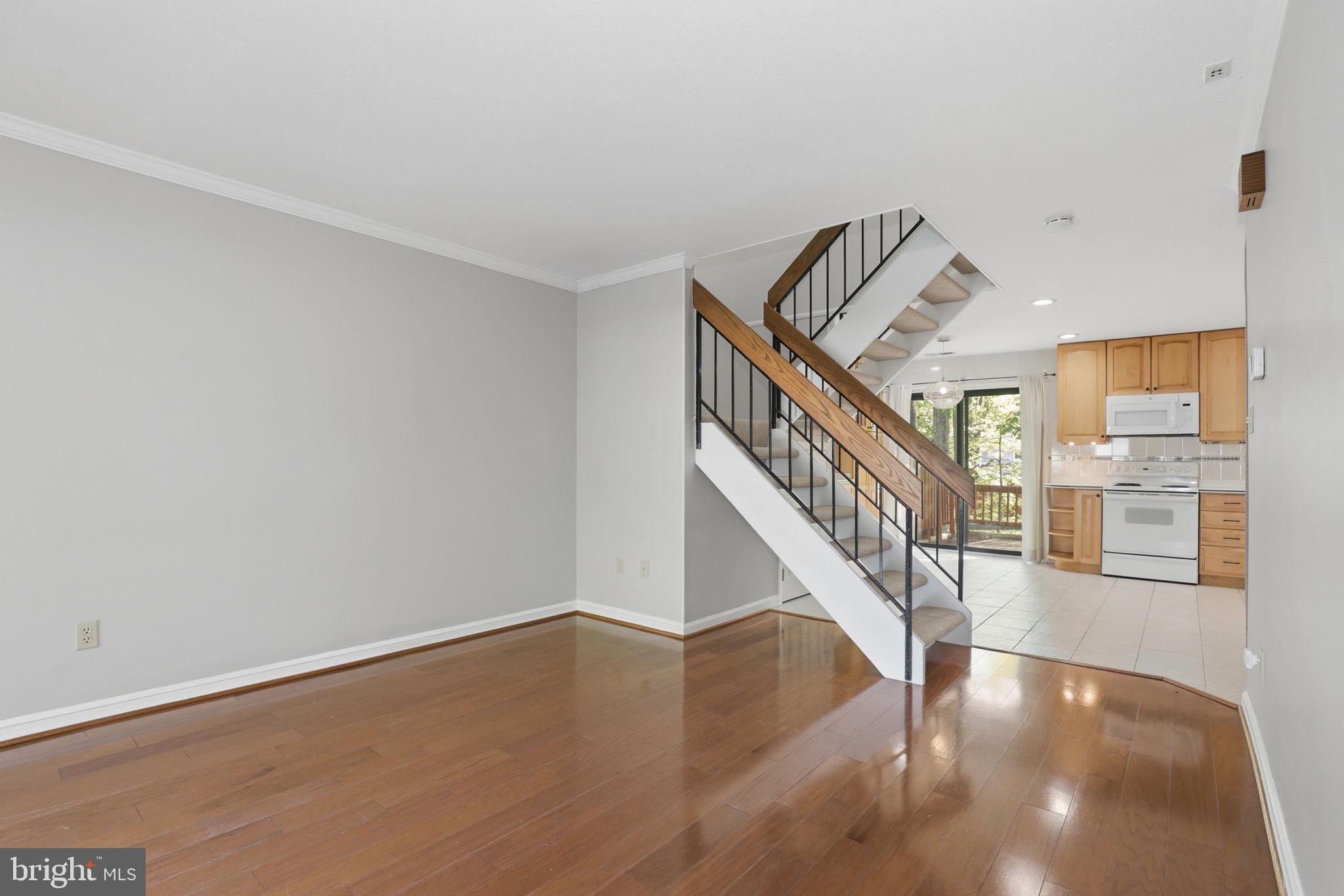 2369 Southgate Square Reston, VA 20191 - Photo 9 of 33