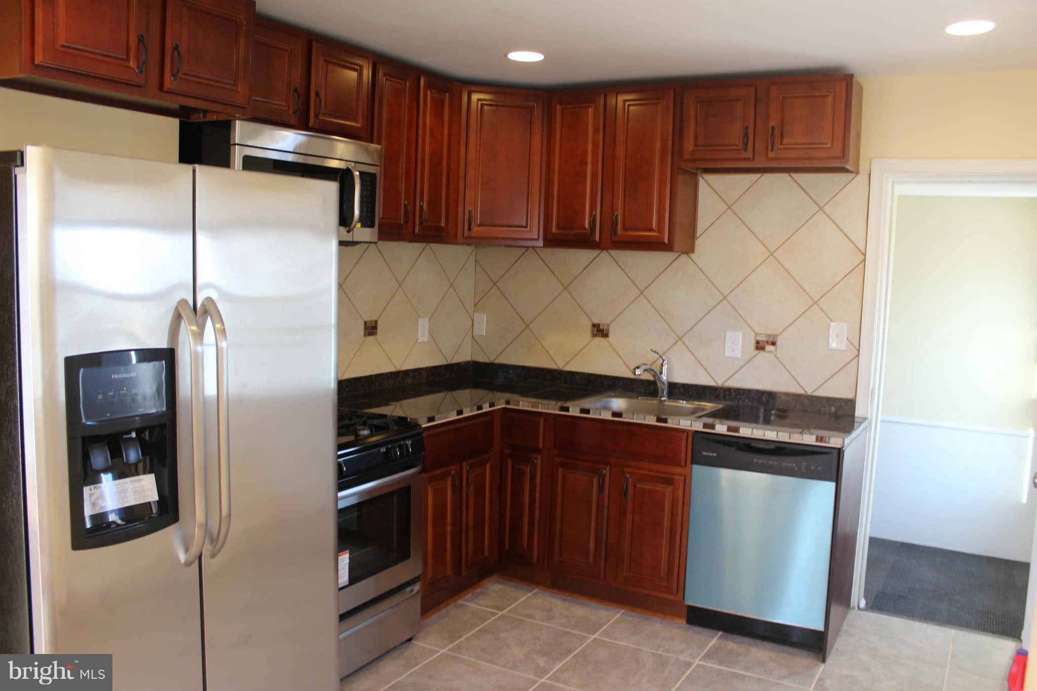 5 Crafton Road Baltimore, MD 21221 - Photo 3 of 9 Kitchen