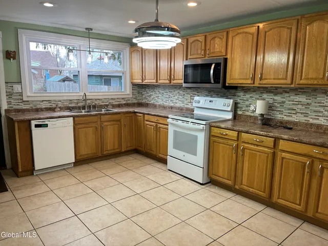 $229,900 | 1719 Oneida Street, Schenectady, NY 12308