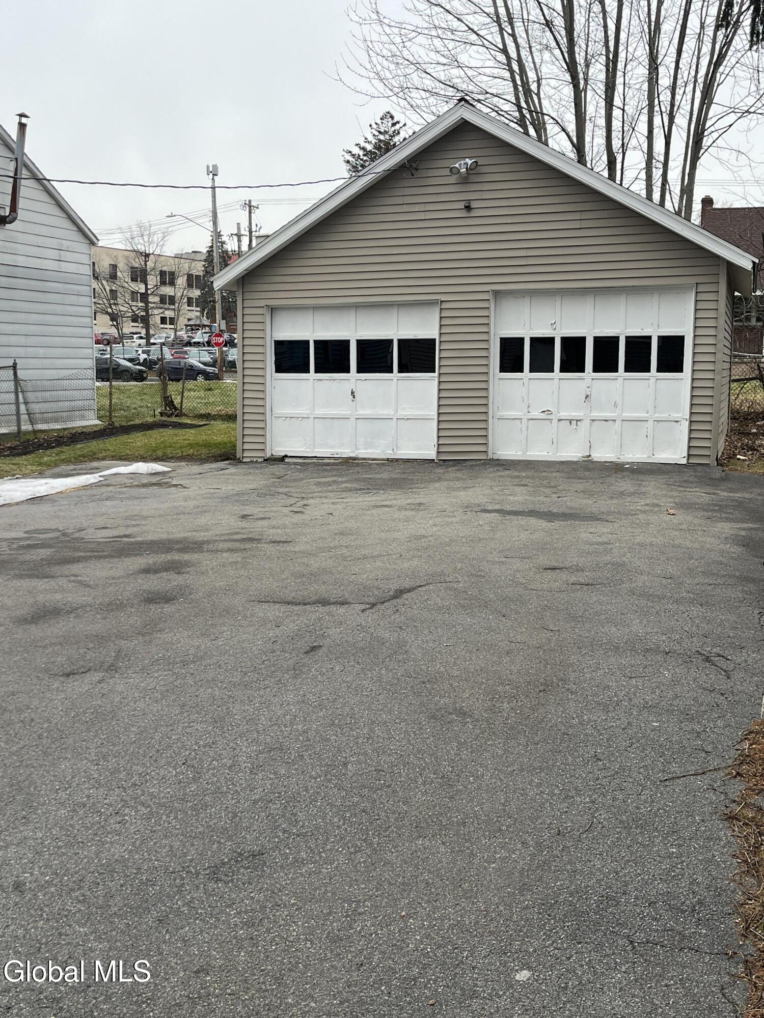 1719 Oneida Street Schenectady, NY 12308 - Photo 27 of 28 IMG_0341