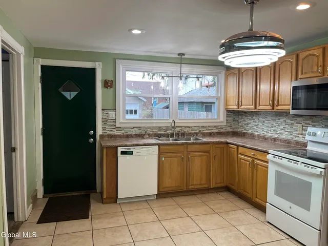 $229,900 | 1719 Oneida Street, Schenectady, NY 12308