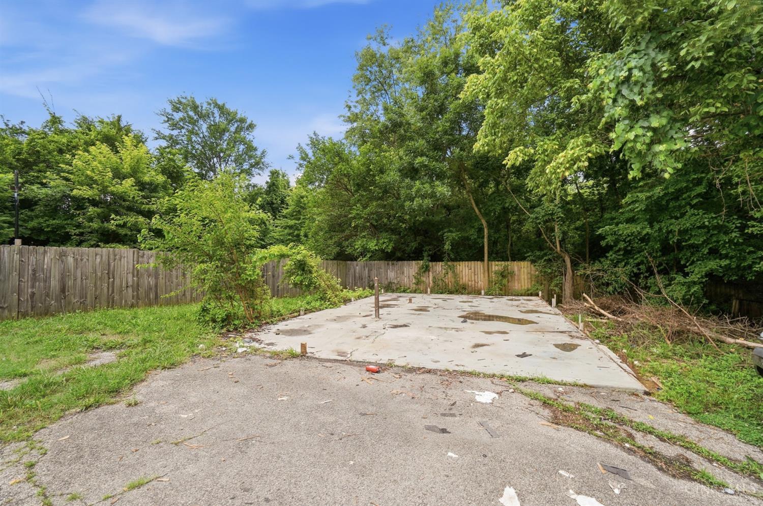 4615 Mayhew Avenue Cincinnati, OH 45238 - Photo 29 of 35