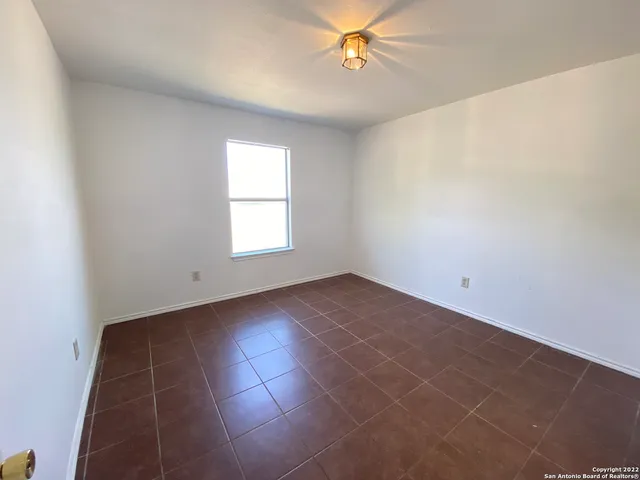 $850 | 428 Burnett Avenue, Unit B, Charlotte, TX 78011