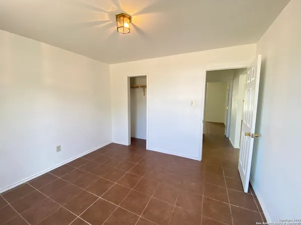 $800 | 428 Burnett Avenue, Unit B, Charlotte, TX 78011