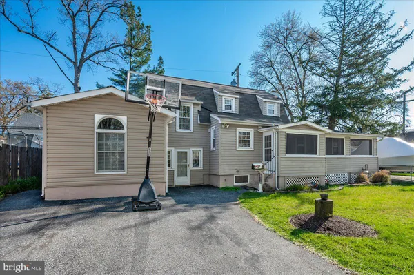 $300,000 | 2532 Hillcrest Avenue, Baltimore, MD 21234