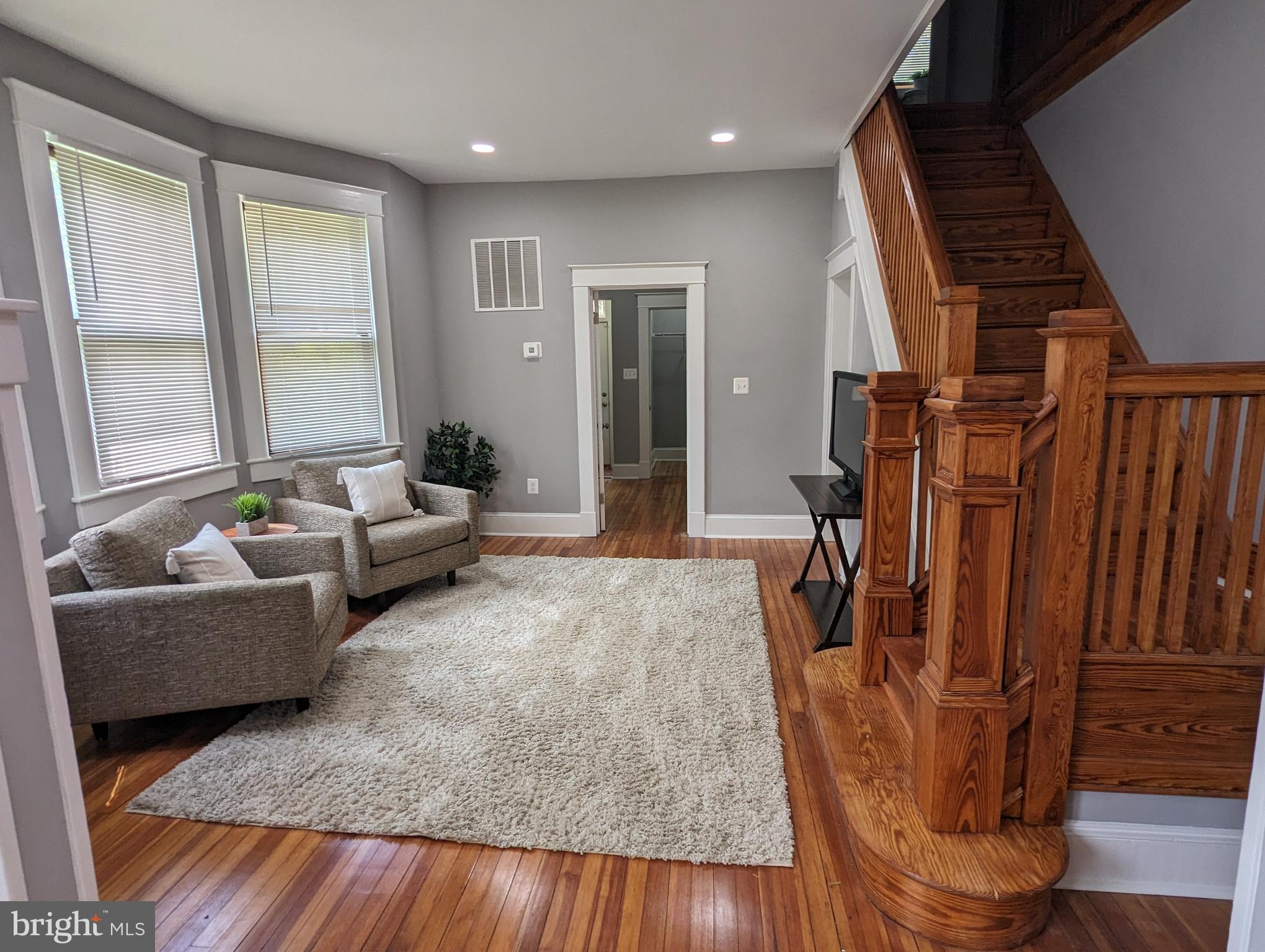 3809 Ridgecroft Road Baltimore, MD 21206 - Photo 6 of 31 Huge Sitting Room