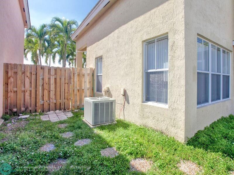 Coral Bay Margate, FL 33063 - Photo 3 of 30