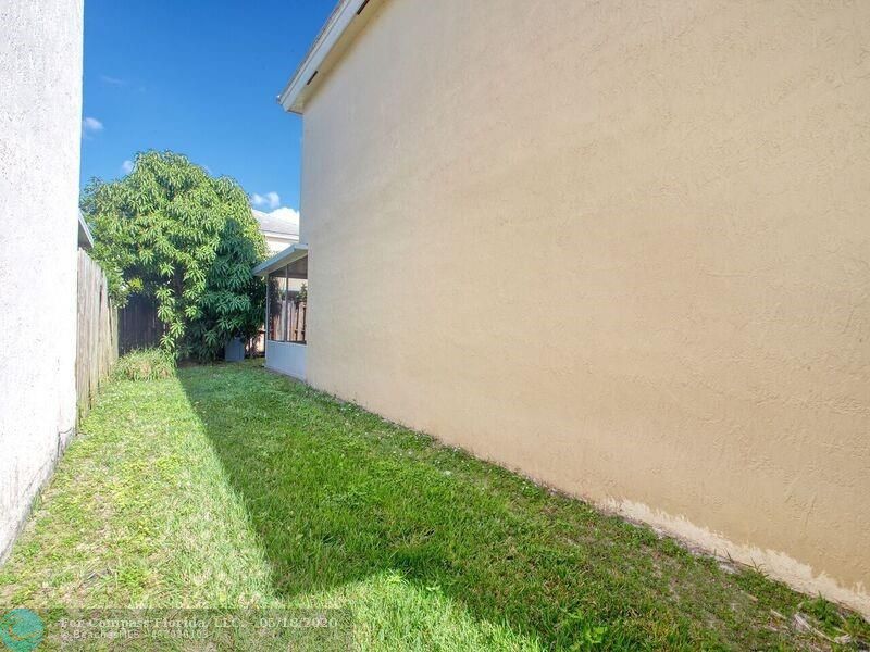 Coral Bay Margate, FL 33063 - Photo 5 of 30