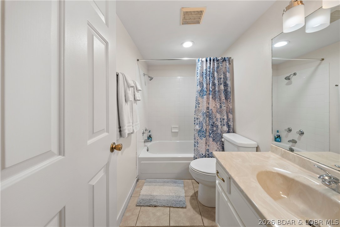 5940 Baydy Road, Unit 524 Osage Beach, MO 65065 - Photo 10 of 48 Lock-out Bath