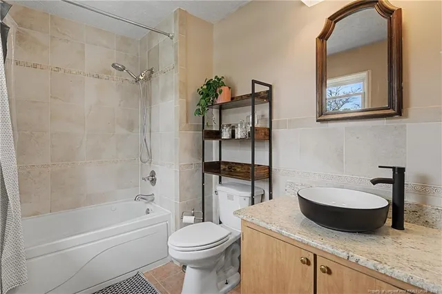 $259,000 | 6870 Buttermere Drive, Fayetteville, NC 28314