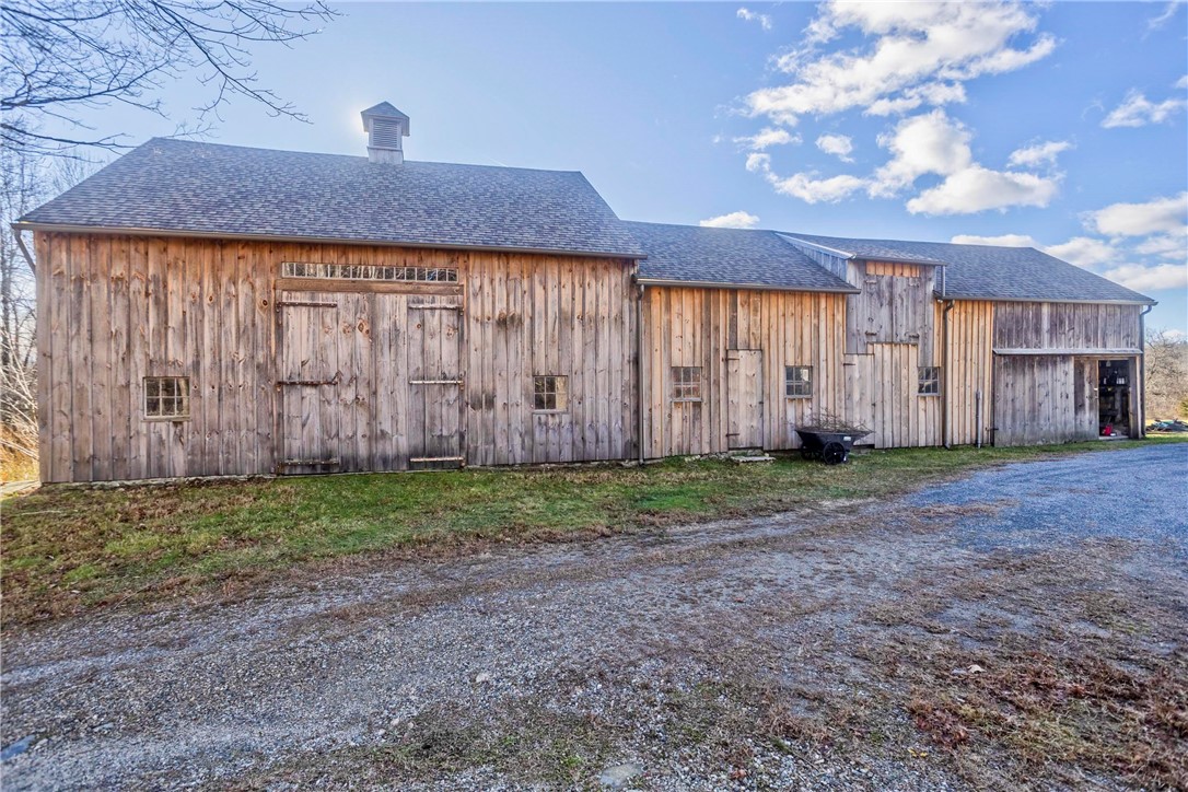175 Hunting House Road Glocester, RI 02857 - Photo 3 of 39