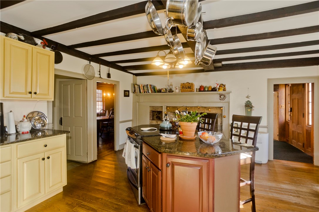 175 Hunting House Road Glocester, RI 02857 - Photo 6 of 39