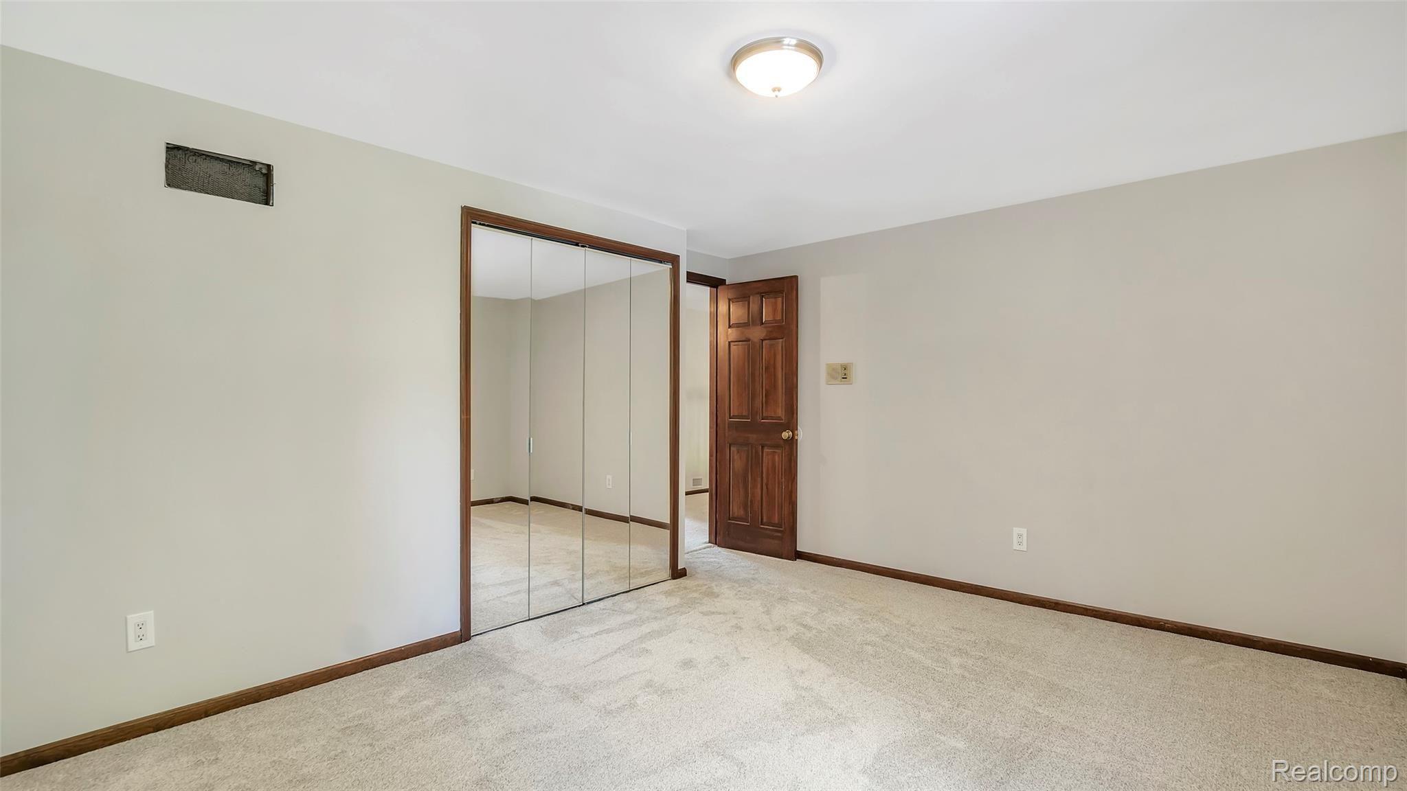 5207 Mountain Road Brighton, MI 48116 - Photo 25 of 42 Bedroom 2