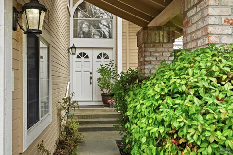 $1,090,000 | 327 Blazing Star Court, Windsor, CA 95492