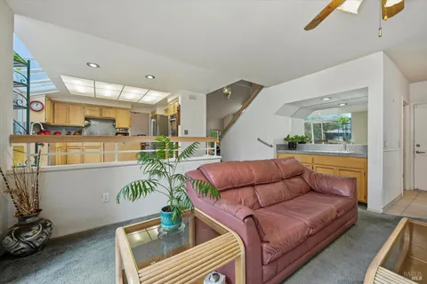 $1,090,000 | 327 Blazing Star Court, Windsor, CA 95492