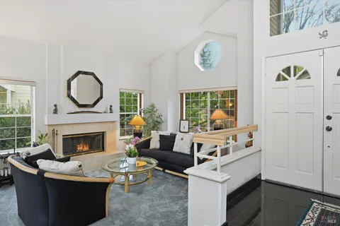 $1,090,000 | 327 Blazing Star Court, Windsor, CA 95492