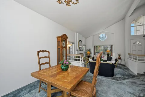 $1,090,000 | 327 Blazing Star Court, Windsor, CA 95492