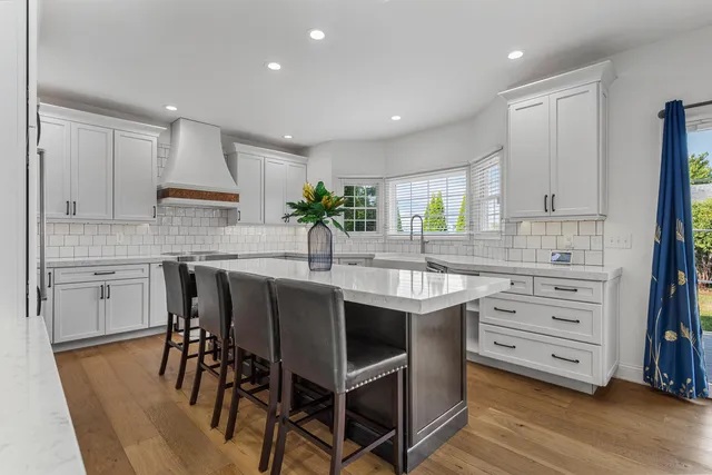 $775,000 | 1621 English Oak Drive, Champaign, IL 61822