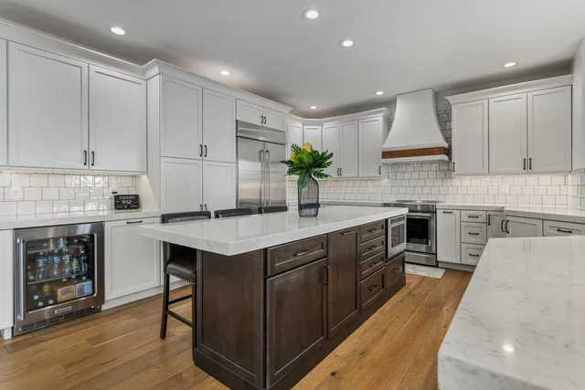 $775,000 | 1621 English Oak Drive, Champaign, IL 61822