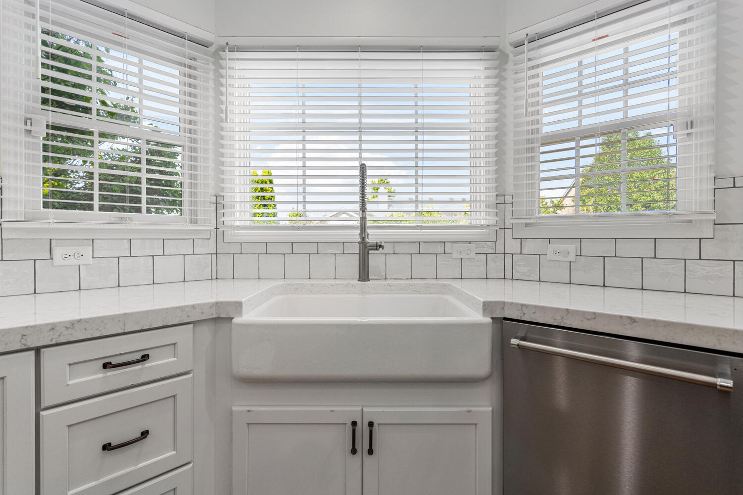 1621 English Oak Drive Champaign, IL 61822 - Photo 18 of 62 a bathroom with a sink and a bathtub