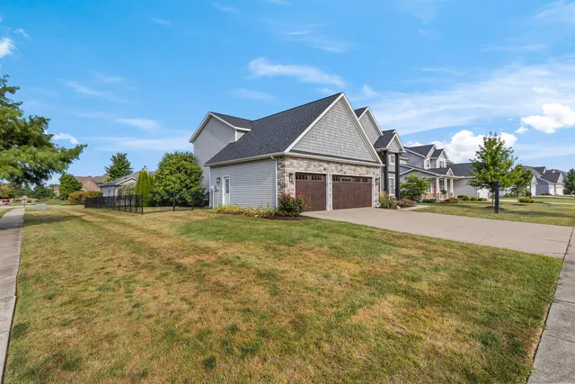 $775,000 | 1621 English Oak Drive, Champaign, IL 61822