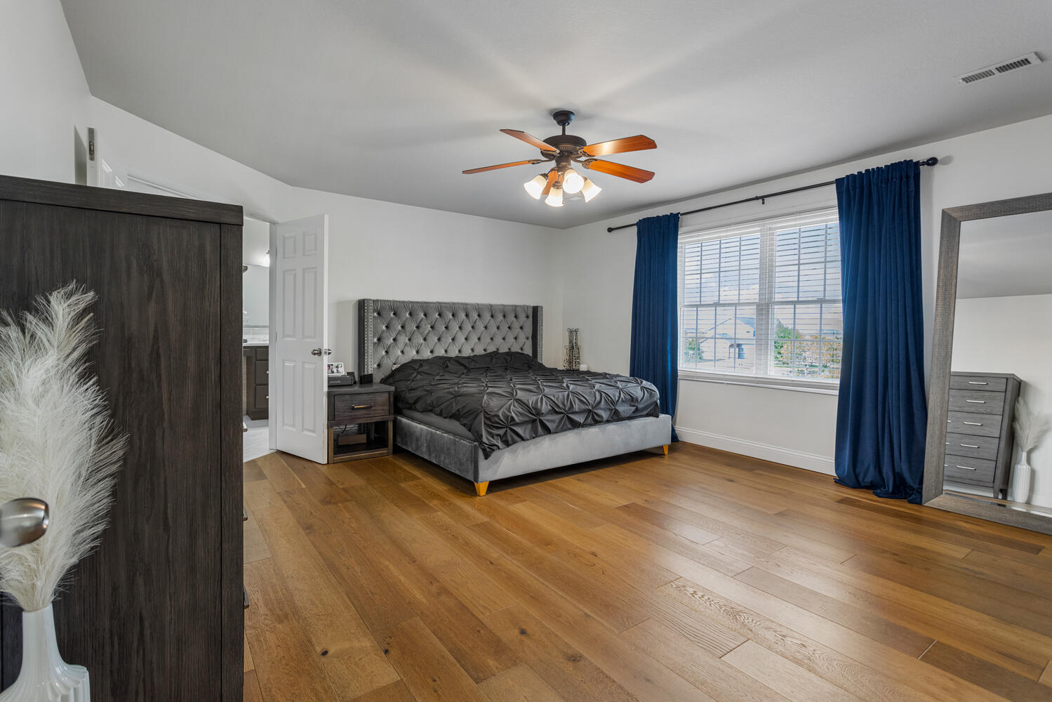 1621 English Oak Drive Champaign, IL 61822 - Photo 26 of 62 a living room with furniture and a large window