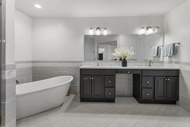 $775,000 | 1621 English Oak Drive, Champaign, IL 61822