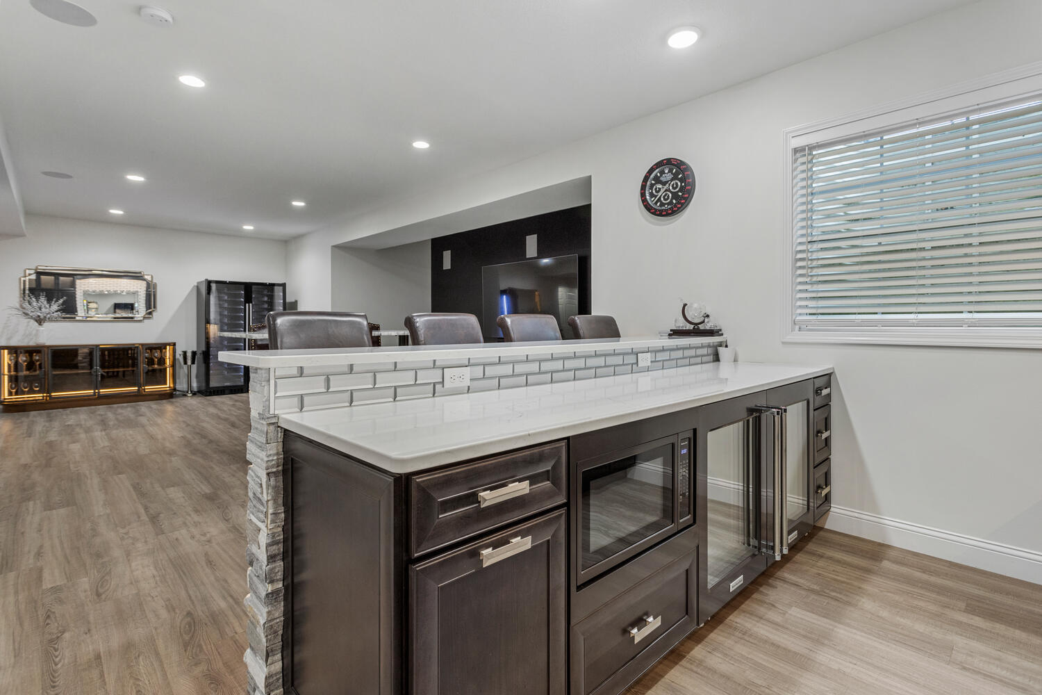 1621 English Oak Drive Champaign, IL 61822 - Photo 35 of 62 a kitchen with stainless steel appliances granite countertop a sink stove and cabinets