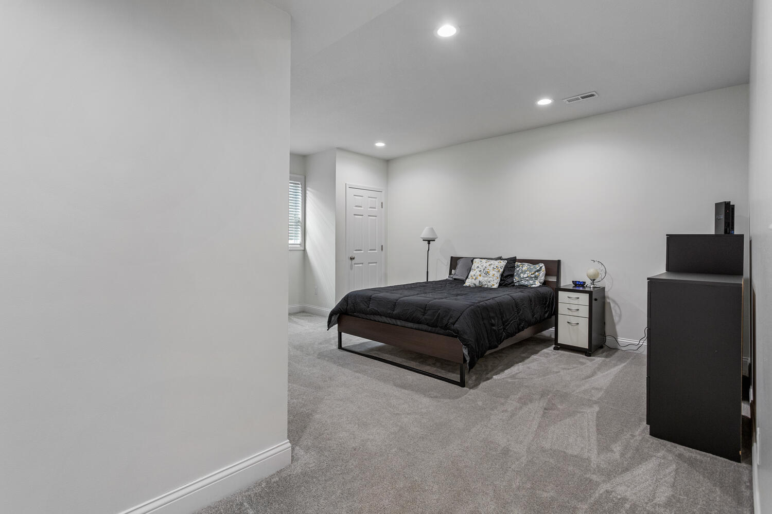 1621 English Oak Drive Champaign, IL 61822 - Photo 40 of 62 a bedroom with a bed and wooden floor