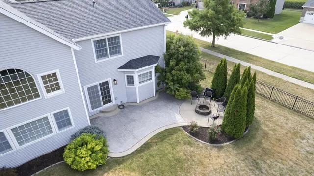$775,000 | 1621 English Oak Drive, Champaign, IL 61822