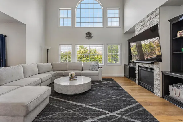 $775,000 | 1621 English Oak Drive, Champaign, IL 61822