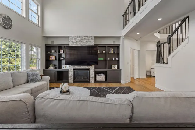 $775,000 | 1621 English Oak Drive, Champaign, IL 61822