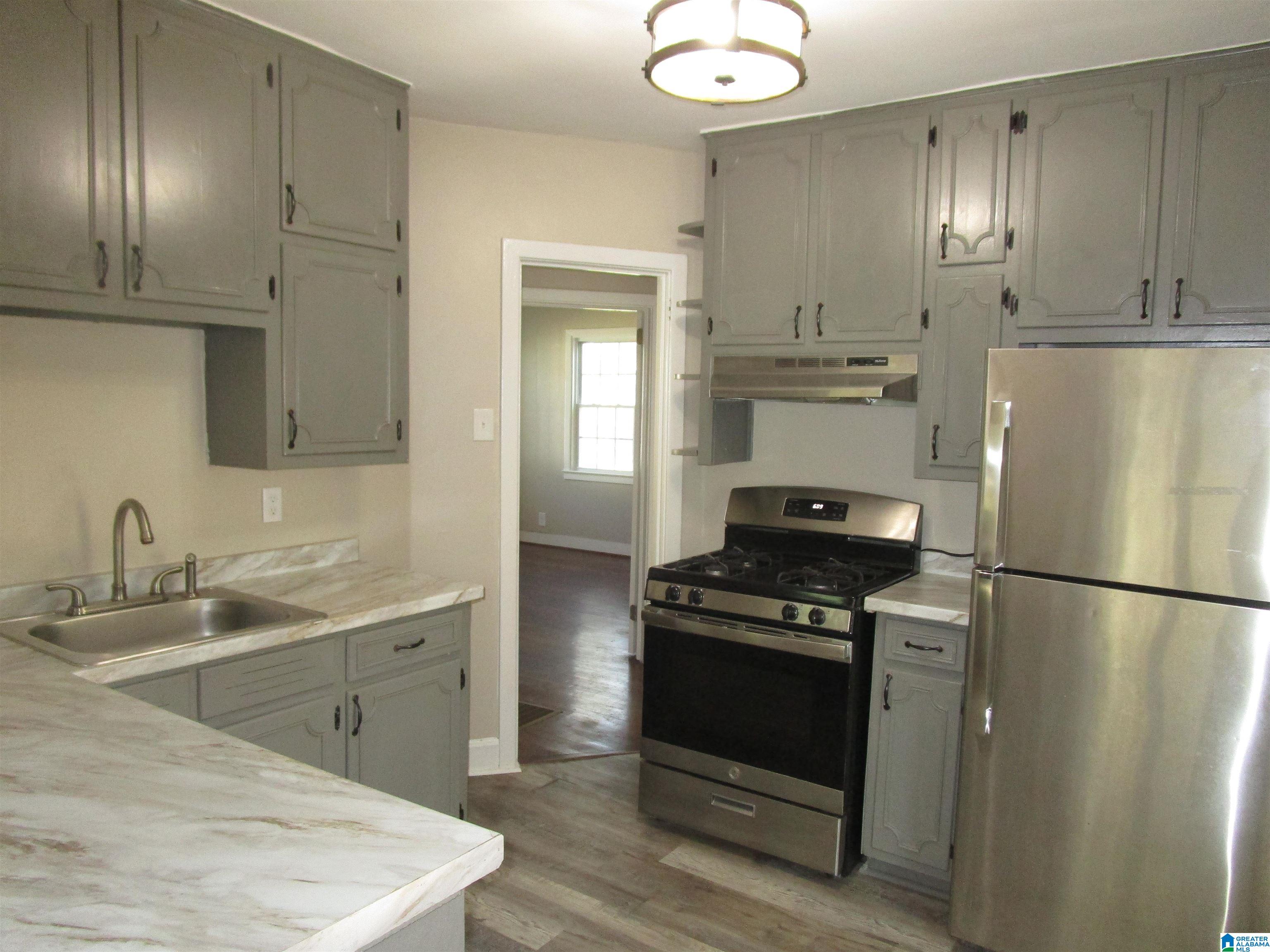 208 22nd Street Southwest Birmingham, AL 35211 - Photo 4 of 22