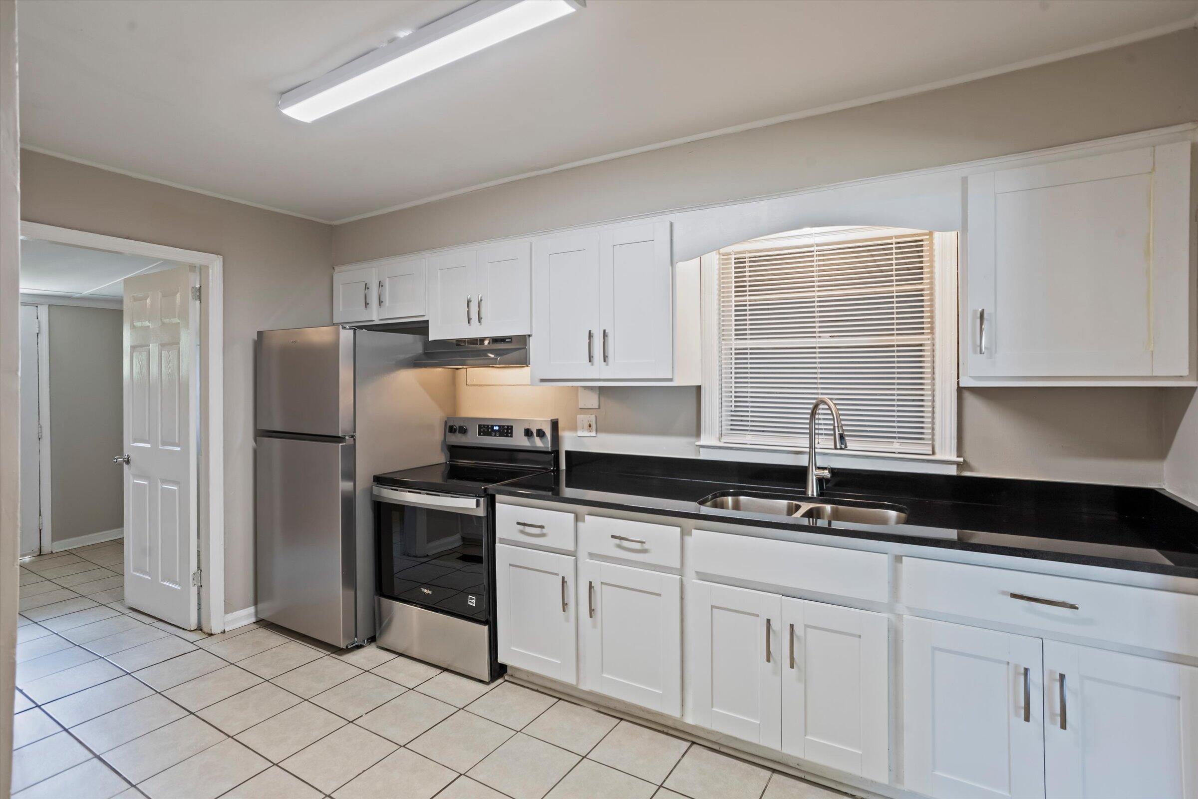 2562 Ivey Road Augusta, GA 30906 - Photo 9 of 24 10-IMG_1127