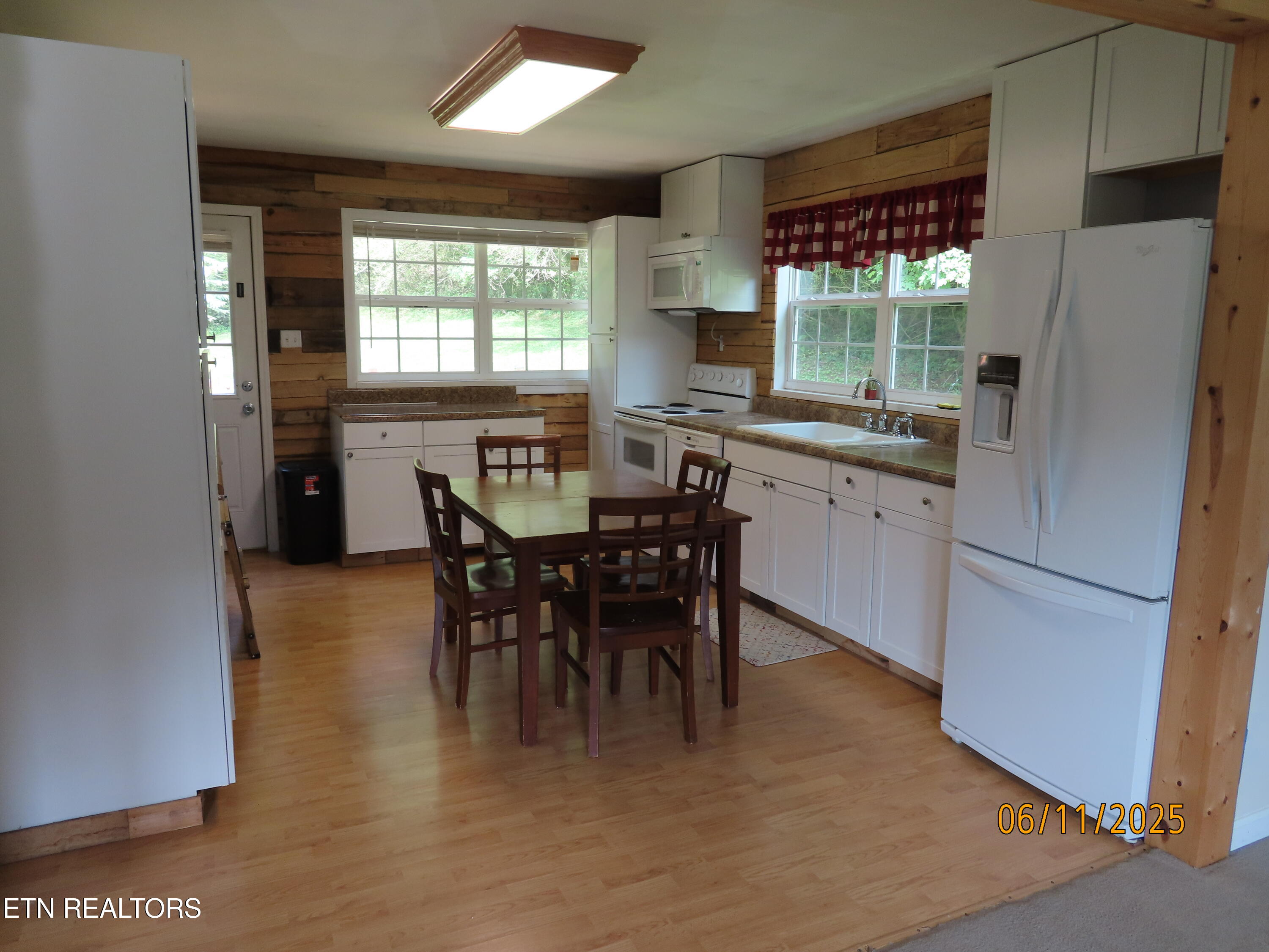 110 Dale Road Oakdale, TN 37829 - Photo 11 of 38 Kitchen